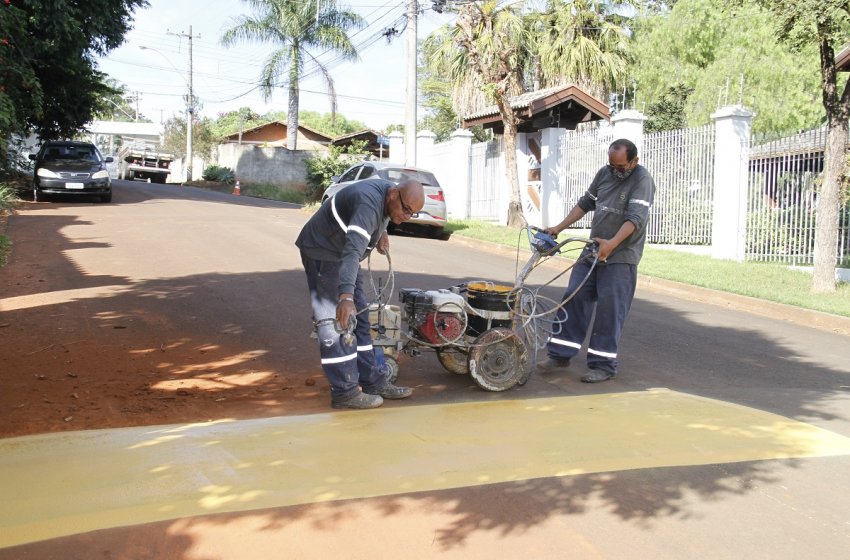 MOBILIDADE URBANA REALIZA PINTURA DE SINALIZAÇÃO DE SOLO NESTA SEXTA
