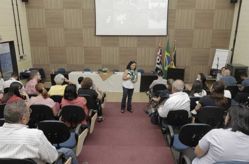 PALESTRA PROMOVIDA PELO PAT DE JAGUARIÚNA DISCUTE INSERÇÃO DE PESSOAS COM DEFICIÊNCIA NO MERCADO DE TRABALHO