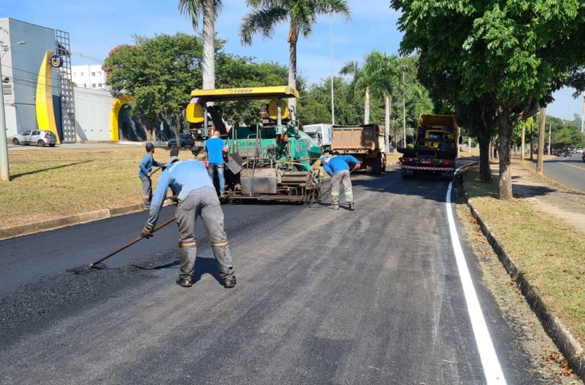 OBRAS DE RECAPEAMENTO DA AVENIDA LUCIANO POLTRONIERI AVANÇAM NESTA SEGUNDA-FEIRA