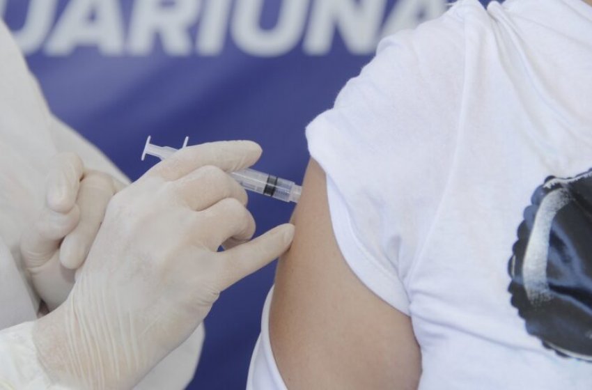 SAÚDE APLICA QUARTA DOSE DA VACINA CONTRA A COVID EM QUEM TEM MAIS DE 40 ANOS A PARTIR DE SEGUNDA-FEIRA