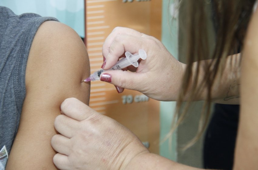 VIGILÂNCIA REALIZA VACINAÇÃO CONTRA A COVID NOS DIAS 22 E 28 DE DEZEMBRO 