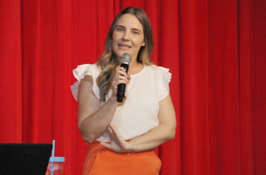 EDUCAÇÃO DE JAGUARIÚNA PROMOVE DIA DE PALESTRAS PARA PROFESSORES DA EDUCAÇÃO INFANTIL