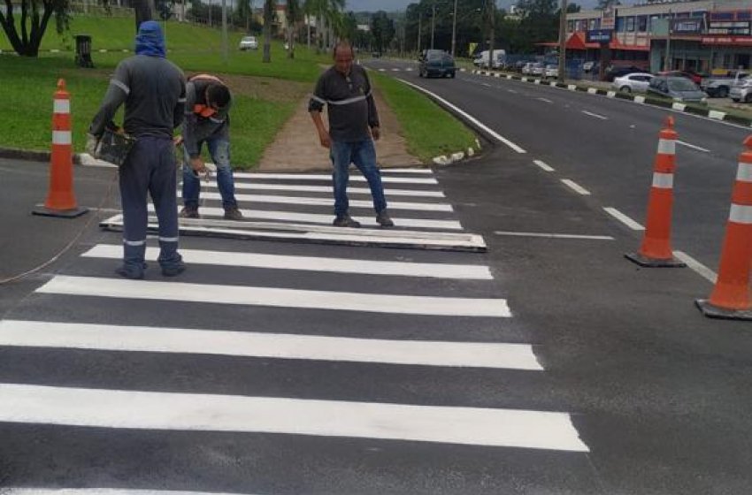 MOBILIDADE URBANA REALIZA PINTURA DE SINALIZAÇÃO DE SOLO NESTA SEXTA 