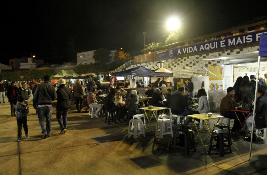 QUARTA É DIA DE FEIRA NOTURNA!