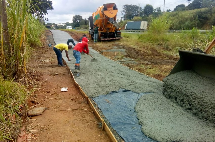 PREFEITURA DE JAGUARIÚNA FAZ SERVIÇOS DE CONCRETAGEM DA CICLOVIA DO FLORIANÓPOLIS