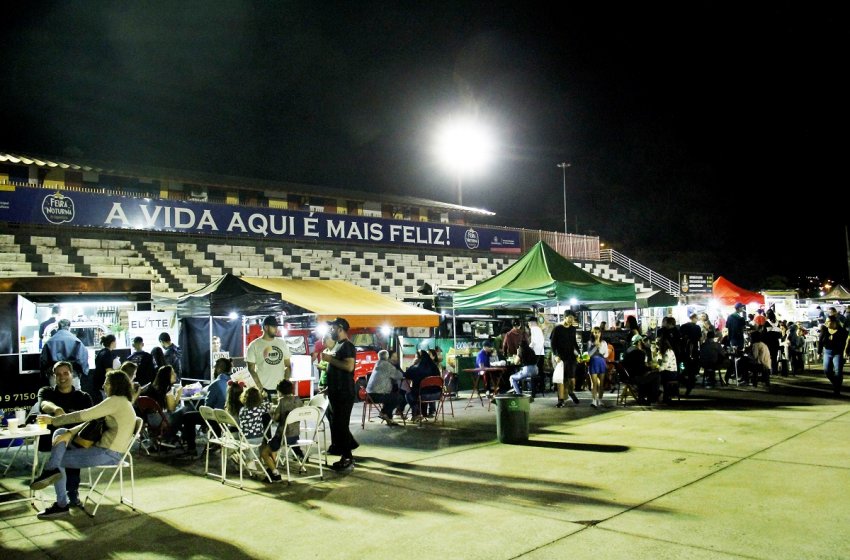 BANDA FLASH NIGHT É A ATRAÇÃO DA FEIRA NOTURNA NESTA QUARTA