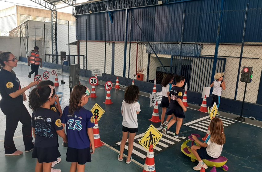 MOBILIDADE ENCERRA SEMANA DE TRÂNSITO COM AÇÃO EM COLÉGIO DE JAGUARIÚNA