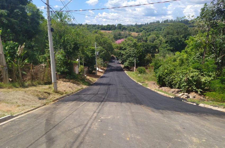 EMPRESA REFAZ TRECHO DE PAVIMENTAÇÃO DA RUA MARION EM JAGUARIÚNA