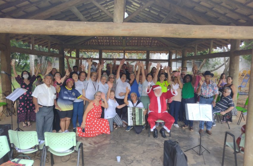 SECRETARIA DE ASSISTÊNCIA REALIZA CONFRATERNIZAÇÃO DE NATAL NO CRAS NASSIF