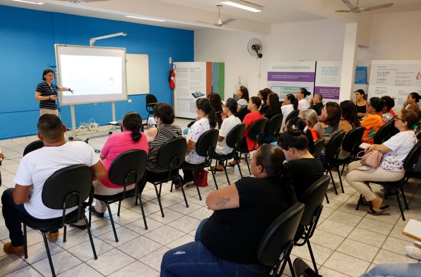 EDUCAÇÃO E SAÚDE PROMOVEM CAPACITAÇÃO DE PROFISSIONAIS DA LIMPEZA DA REDE DE ENSINO PARA O COMBATE À DENGUE