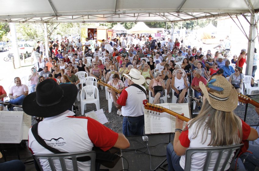 MÚSICA E TRADIÇÃO CAIPIRAS NO CAFÉ COM VIOLA DA ESTAÇÃO DE GUEDES