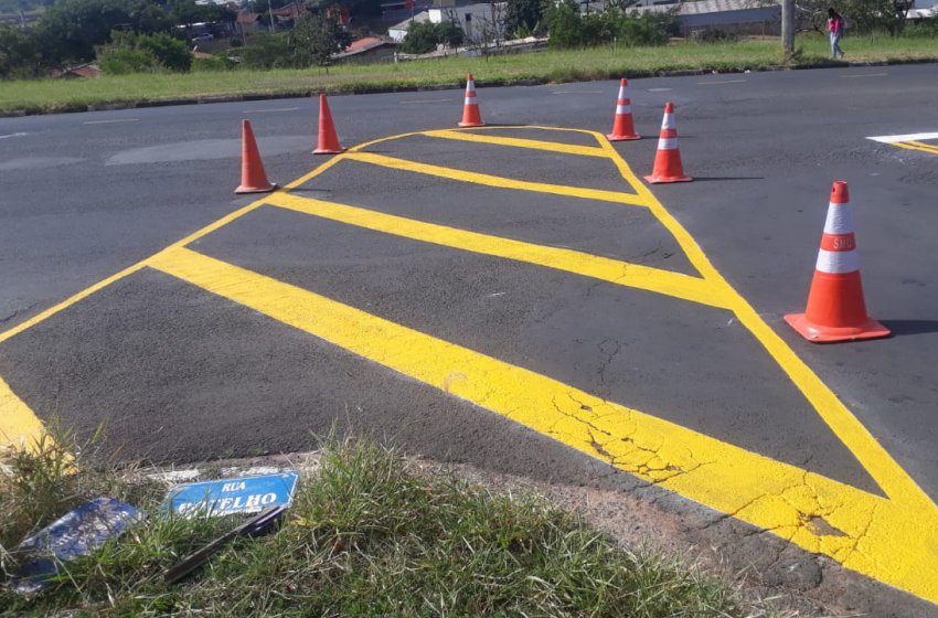 PREFEITURA DE JAGUARIÚNA REALIZA SINALIZAÇÃO HORIZONTAL NO JARDIM EUROPA