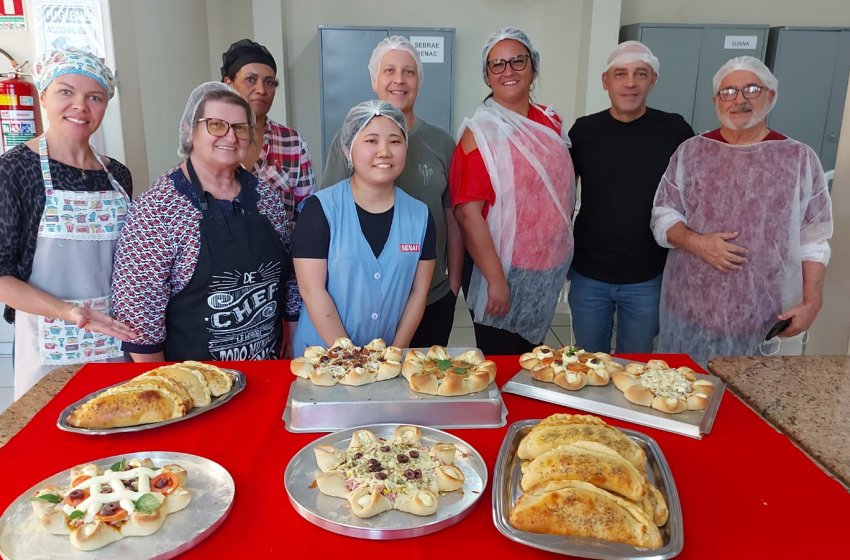 DOZE ALUNOS CONCLUEM O CURSO GRATUITO DE FABRICAÇÃO DE PIZZAS DO FUNDO SOCIAL