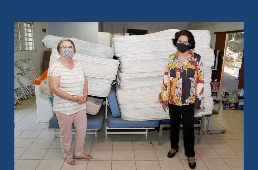 FUNDO SOCIAL RECEBE DOAÇÃO DE COLCHÕES E DESTINA PARA O “RAÍZES DA VIDA”