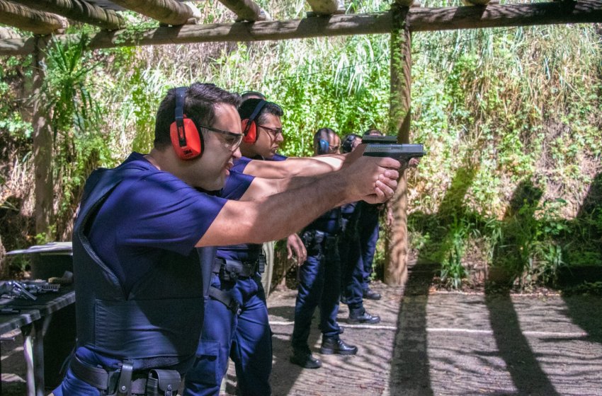 NOVOS GUARDAS MUNICIPAIS DE JAGUARIÚNA CONCLUEM CAPACITAÇÃO PARA PORTE DE ARMA