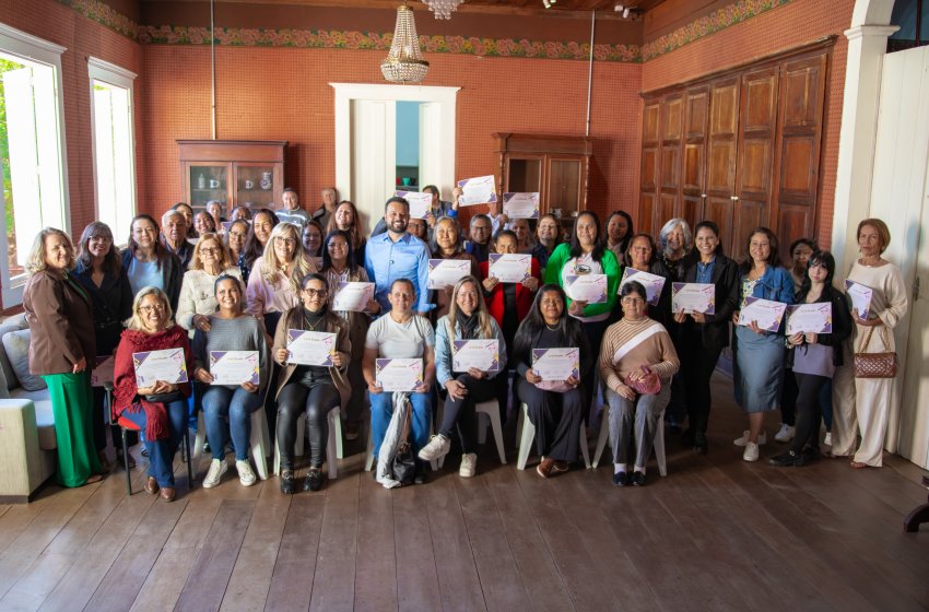 FUNDO SOCIAL DE JAGUARIÚNA REALIZA FORMATURA DAS ALUNAS DO CURSO DE CORTE E COSTURA 
