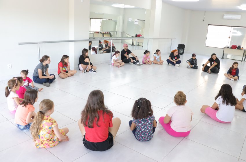 FESTIVAL DE FÉRIAS DE JAGUARIÚNA TEM OFICINA DE ARTES NESTA QUINTA
