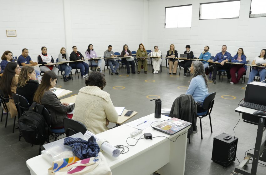 PROFISSIONAIS PASSAM POR CAPACITAÇÃO VOLTADA À SAÚDE MENTAL E INCLUSÃO SOCIAL