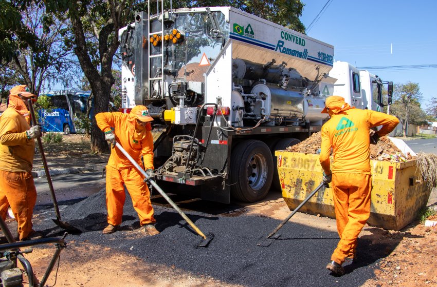 PREFEITURA REALIZA OPERAÇÃO TAPA-BURACOS NESTA SEXTA