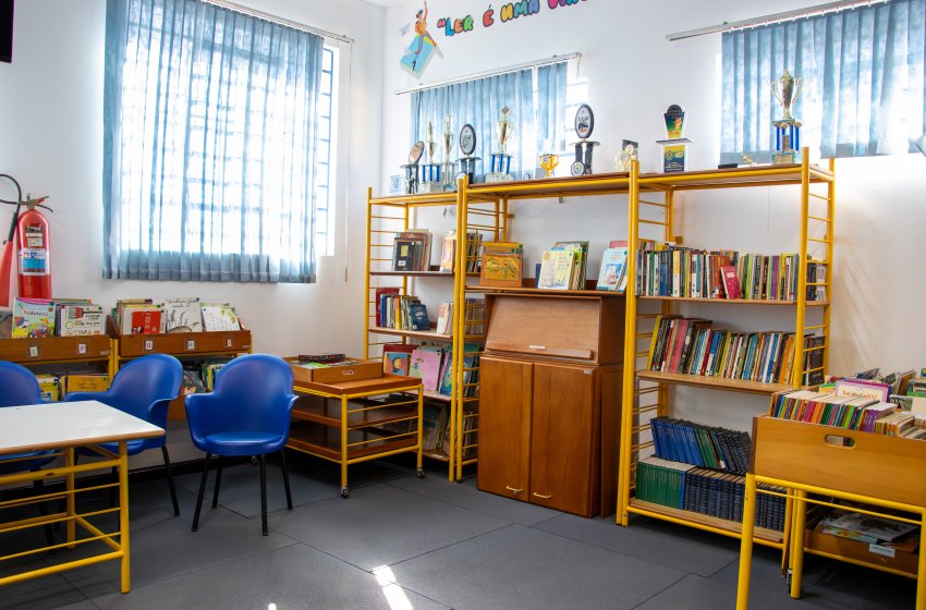 ESCOLA OSCARLINA PIRES TURATO INAUGURA NOVA BIBLIOTECA 