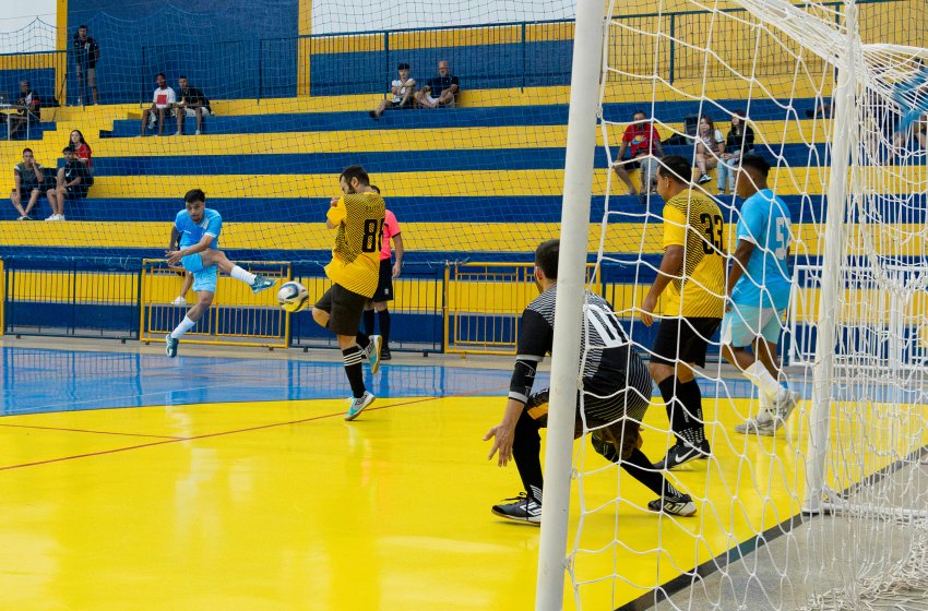 TAÇAS PRATA E OURO DE FUTSAL ENTRAM EM FASE DECISIVA