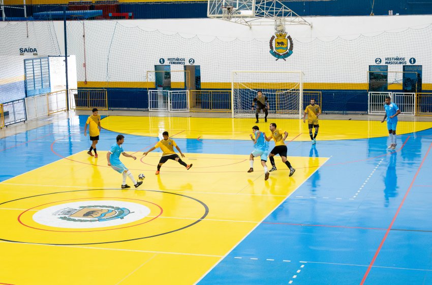 TAÇAS PRATA E OURO DE FUTSAL DEFINEM OS FINALISTAS