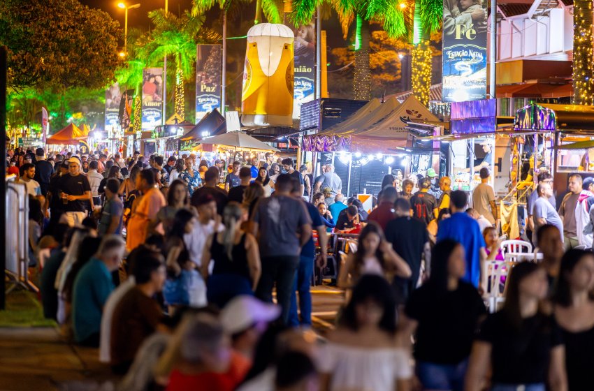 FEIRA NOTURNA DE NATAL SERÁ REALIZADA TAMBÉM NESTA QUINTA NO CENTRO CULTURAL
