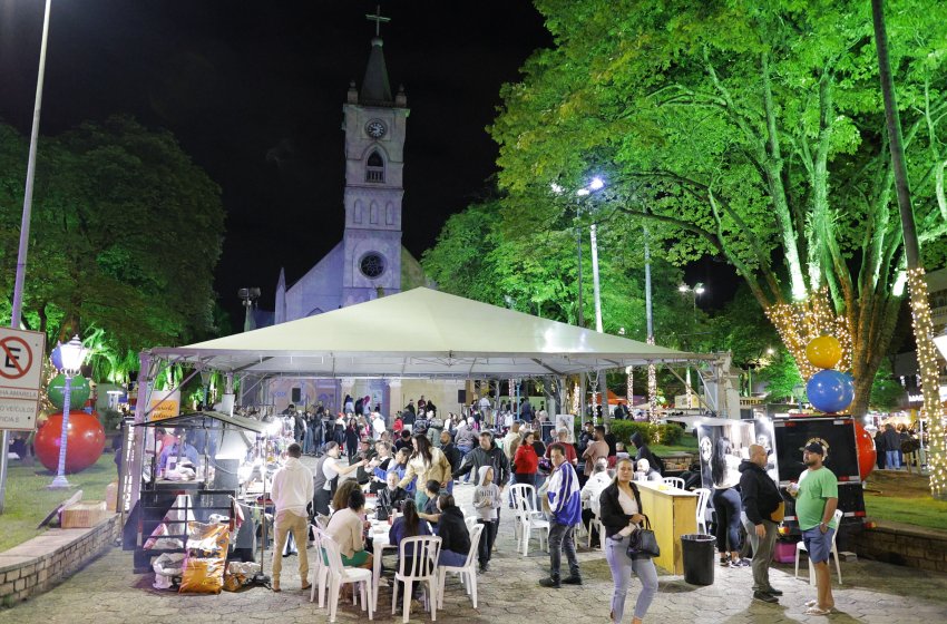 FEIRA DE NATAL DE JAGUARIÚNA TEM NOVOS DIAS E HORÁRIOS; CONFIRA A PROGRAMAÇÃO