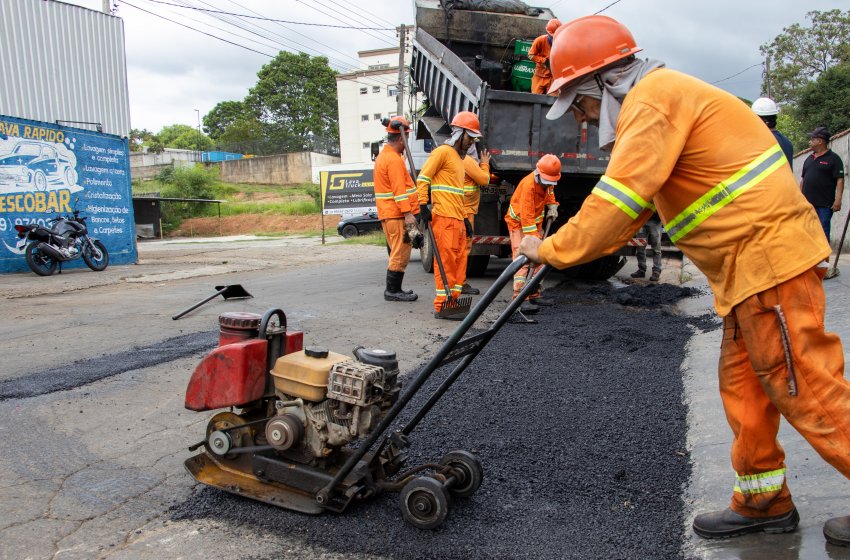PREFEITURA REALIZA OPERAÇÃO TAPA-BURACOS NESTA SEXTA