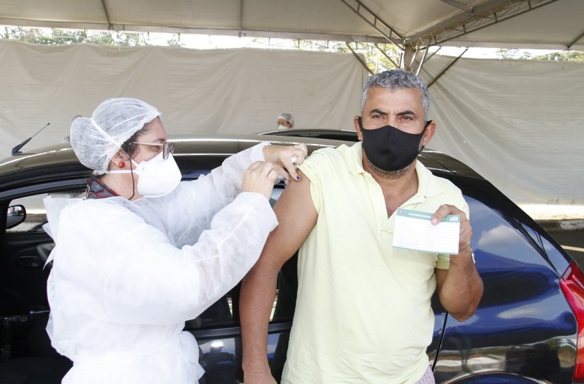 JAGUARIÚNA ATINGE MAIS DA METADE DA POPULAÇÃO VACINÁVEL COM UMA DOSE CONTRA A COVID