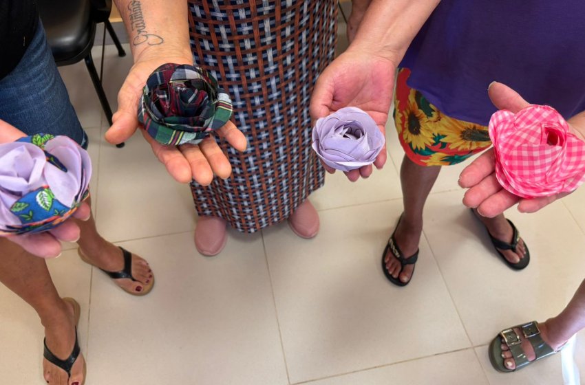 OFICINA DE ARTETERAPIA NA UBS FONTANELLA CELEBRA O DIA INTERNACIONAL DA MULHER 