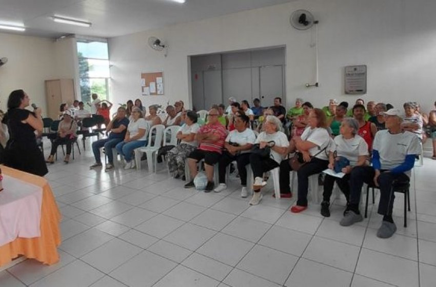 CRAS NASSIF RECEBE PALESTRA SOBRE DIREITO DAS MULHERES 
