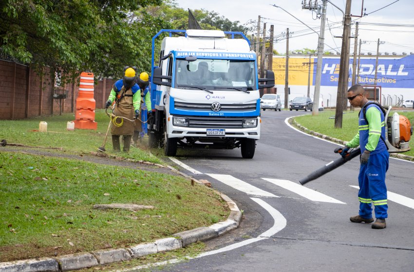 SERVIÇOS DE ROÇAGEM E CATA-ENTULHO SÃO EXECUTADOS EM JAGUARIÚNA NESTA SEGUNDA