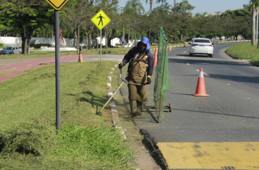 PREFEITURA DE JAGUARIÚNA REALIZA SERVIÇOS DE MANUTENÇÃO URBANA E TAPA-BURACOS EM VÁRIOS BAIRROS